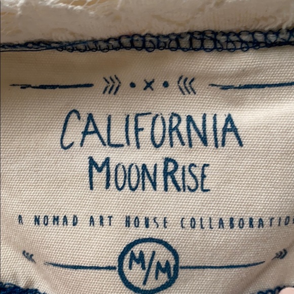 Lace Maxi Skirt never worn - Picture 3 of 4